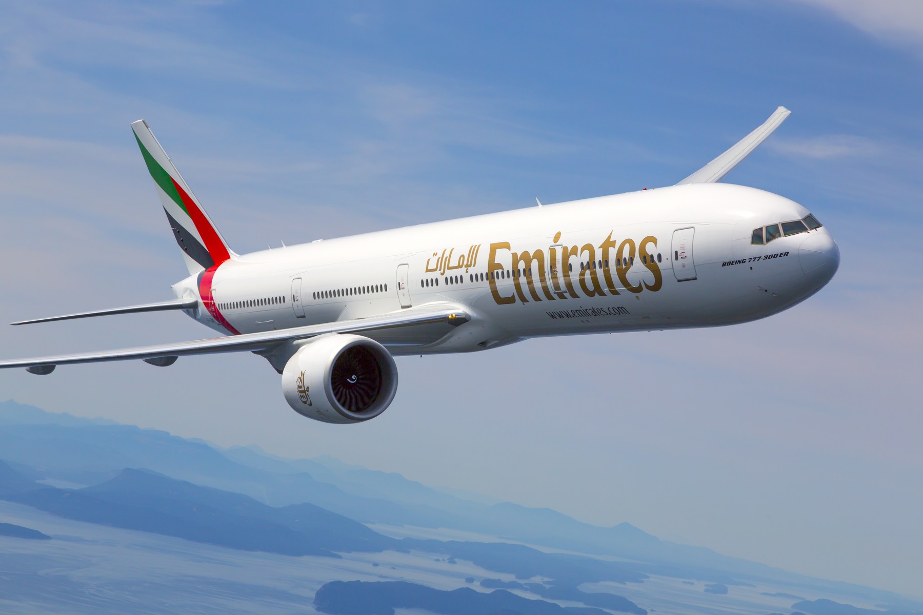 طيران الإمارات تقدم هدايا مجانية لمسافري الرحلات الطويلة 1