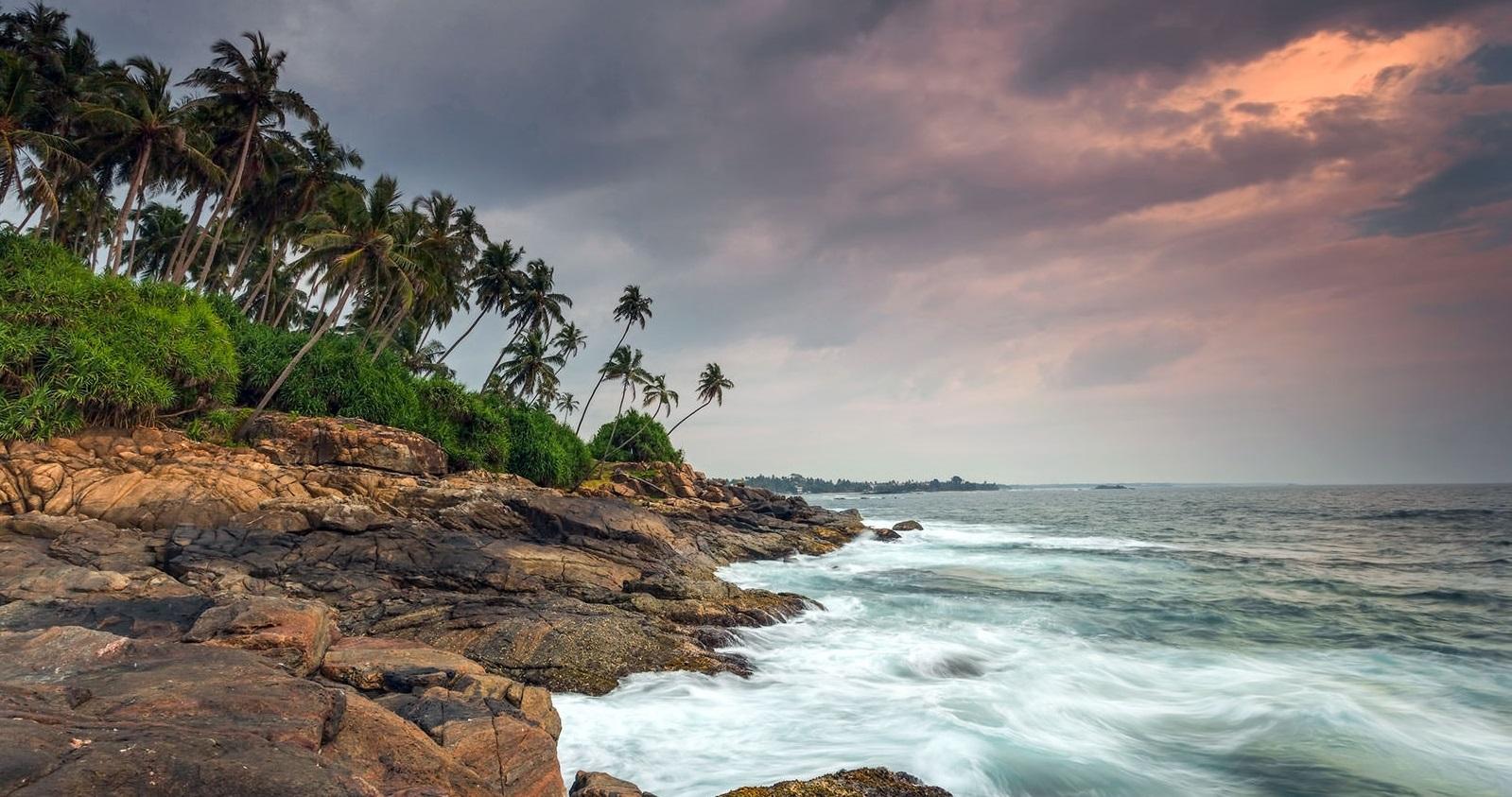 Где находится шри ланка океан. Берувела Шри Ланка. Берувела Шри Ланка закат. Шри Ланка океан. Океан на Шри Ланке.
